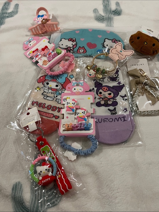 Other - Kitty Accessories 10 piece Bundle #33